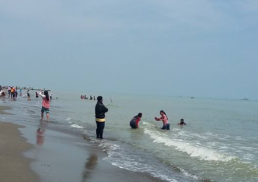 pantai sedari karawang