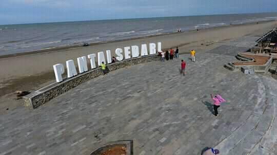 pantai sedari karawang